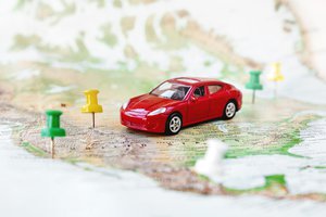 a través de