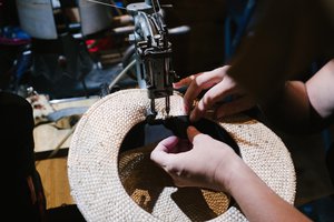 el sombrerero, la sombrerera