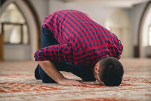 to prostrate oneself