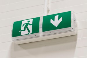 la salida de emergencia