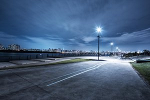 por la noche