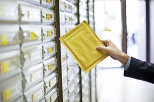 la oficina de correos