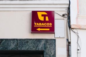 tobacconist's