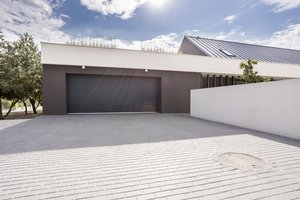 la entrada