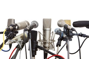 los medios de comunicación