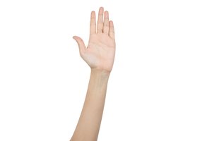 levantar la mano