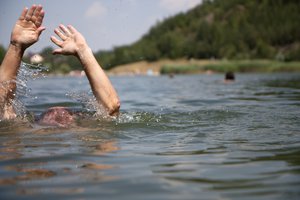 to drown