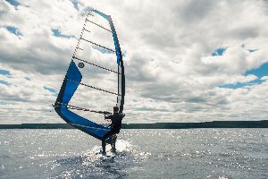 windsurfing