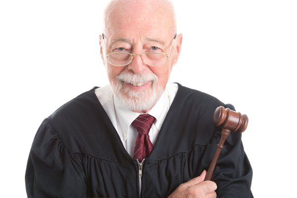 Judge in Spanish | English to Spanish Translation - SpanishDictionary.com