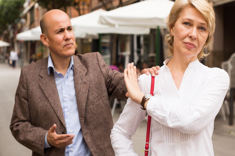 [withdrawing] in Spanish English to Spanish Translation