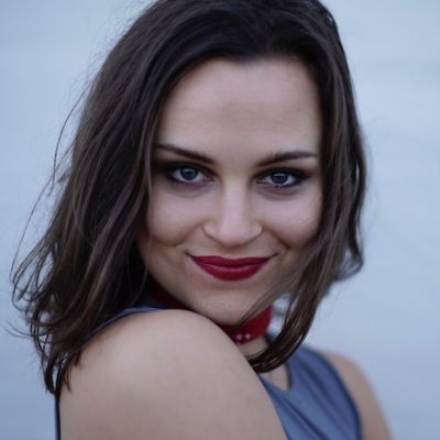 la sonrisa satisfecha