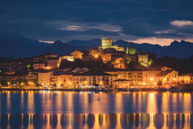 San Vicente de la Barquera Spain at night