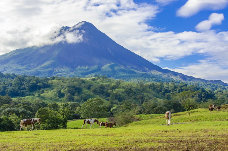 arenal volcano